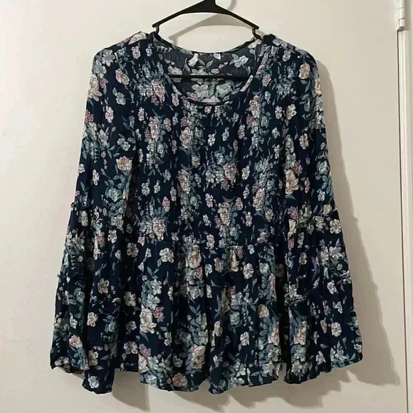 Maurices Top Size S - Picture 2 of 8
